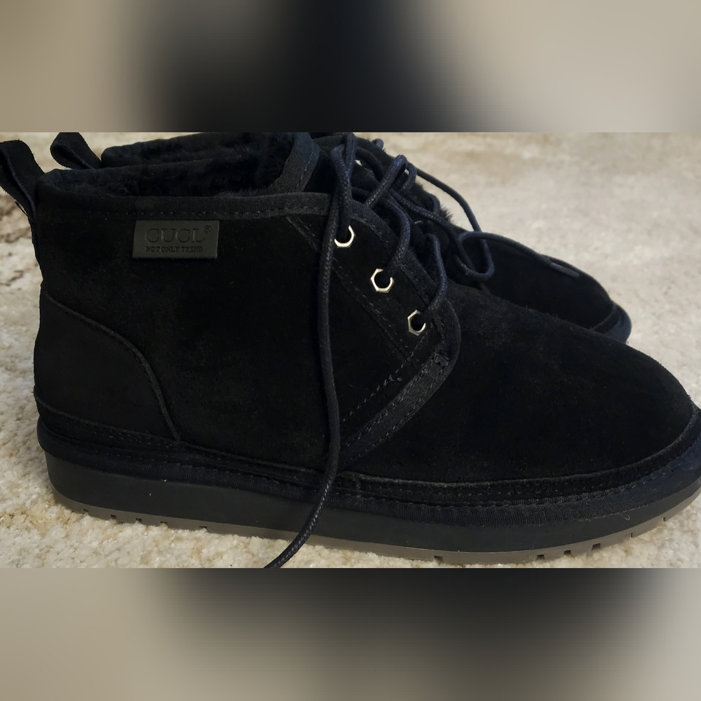 Womems Black Chukka Boots